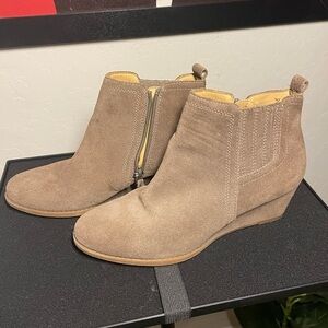 Price Drop! Franco Sarto boots size 8 EUC nude leather/suede